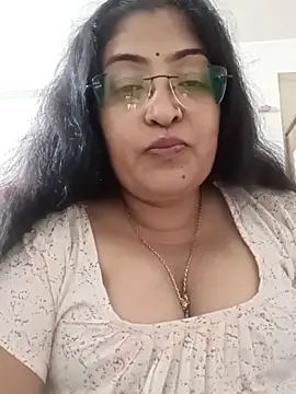 Snapshot of LAVERNIYA_ chatting on September 14, 2025, 11:31 am LAVERNIYA  online show from September 14, 2025, 11:31 am