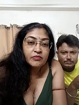 Snapshot of LAVERNIYA_ chatting on September 18, 2025, 11:45 am LAVERNIYA  online show from September 18, 2025, 11:45 am