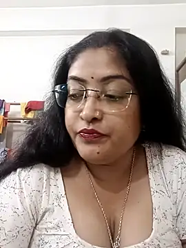 Snapshot of LAVERNIYA_ chatting on September 23, 2025, 10:18 am LAVERNIYA  online show from September 23, 2025, 10:18 am