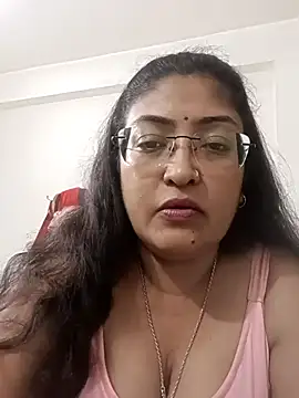 Snapshot of LAVERNIYA_ chatting on September 28, 2025, 3:06 pm LAVERNIYA  online show from September 28, 2025, 3:06 pm