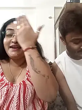 Snapshot of LAVERNIYA_ chatting on October 11, 2025, 10:58 am LAVERNIYA  online show from October 11, 2025, 10:58 am