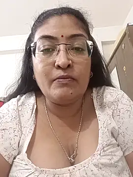 Snapshot of LAVERNIYA_ chatting on October 16, 2025, 12:39 pm LAVERNIYA  online show from October 16, 2025, 12:39 pm
