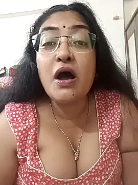 Snapshot of LAVERNIYA_ chatting on October 17, 2025, 8:28 am LAVERNIYA  online show from October 17, 2025, 8:28 am