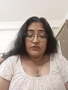 Snapshot of LAVERNIYA_ chatting on October 24, 2025, 11:50 am LAVERNIYA  online show from October 24, 2025, 11:50 am