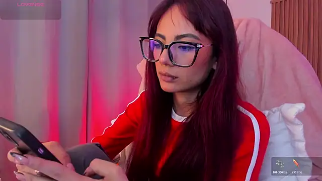 Snapshot of sophiecherry_ chatting on November 7, 2025, 10:10 pm sophiecherry online show from November 7, 2025, 10:10 pm