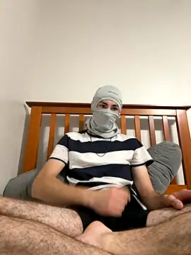 Snapshot of TheBestbrando88 chatting on November 4, 2025, 12:43 am TheBestbrando88 online show from November 4, 2025, 12:43 am