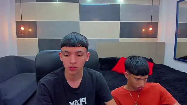 Snapshot of Juan_Nd_Steven chatting on December 4, 2024, 4:21 am Juan Nd Steven online show from December 4, 2024, 4:21 am