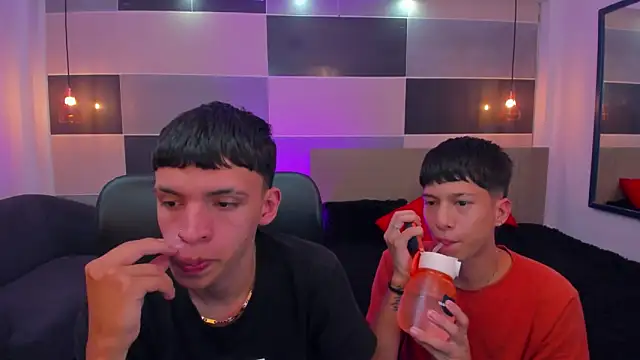 Snapshot of Juan_Nd_Steven chatting on December 4, 2024, 7:50 am Juan Nd Steven online show from December 4, 2024, 7:50 am