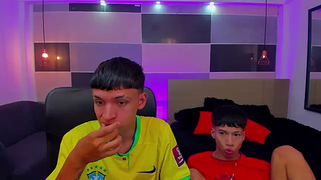 Snapshot of Juan_Nd_Steven chatting on December 11, 2024, 4:28 am Juan Nd Steven online show from December 11, 2024, 4:28 am