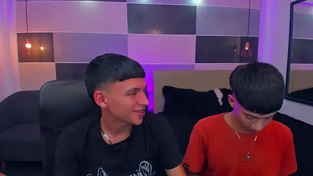 Snapshot of Juan_Nd_Steven chatting on December 12, 2024, 7:30 am Juan Nd Steven online show from December 12, 2024, 7:30 am