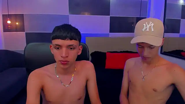 Snapshot of Juan_Nd_Steven chatting on December 14, 2024, 8:45 am Juan Nd Steven online show from December 14, 2024, 8:45 am