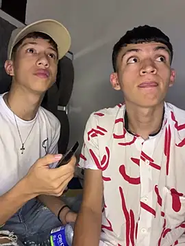 Snapshot of Juan_Nd_Steven chatting on December 18, 2024, 4:31 am Juan Nd Steven online show from December 18, 2024, 4:31 am