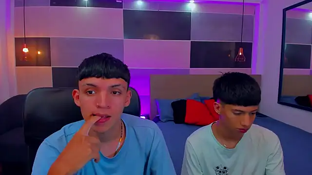 Snapshot of Juan_Nd_Steven chatting on December 20, 2024, 4:31 am Juan Nd Steven online show from December 20, 2024, 4:31 am