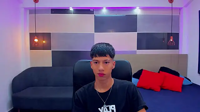 Snapshot of Juan_Nd_Steven chatting on December 24, 2024, 10:28 pm Juan Nd Steven online show from December 24, 2024, 10:28 pm