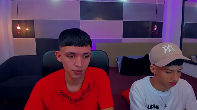 Snapshot of Juan_Nd_Steven chatting on December 31, 2024, 10:45 pm Juan Nd Steven online show from December 31, 2024, 10:45 pm