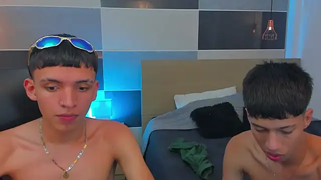 Snapshot of Juan_Nd_Steven chatting on January 7, 2025, 7:20 am Juan Nd Steven online show from January 7, 2025, 7:20 am