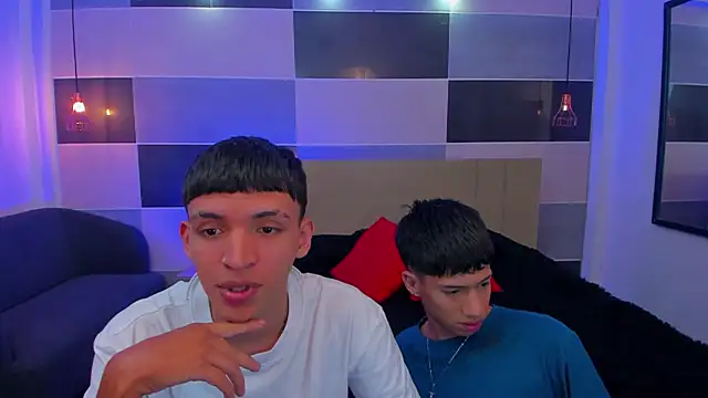 Snapshot of Juan_Nd_Steven chatting on January 16, 2025, 3:56 am Juan Nd Steven online show from January 16, 2025, 3:56 am