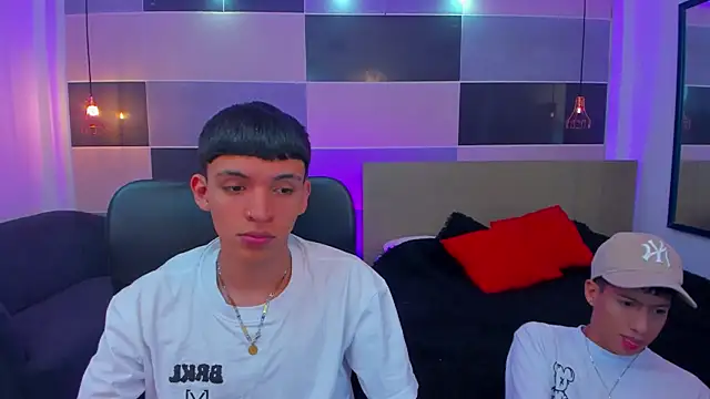 Snapshot of Juan_Nd_Steven chatting on January 23, 2025, 4:09 am Juan Nd Steven online show from January 23, 2025, 4:09 am