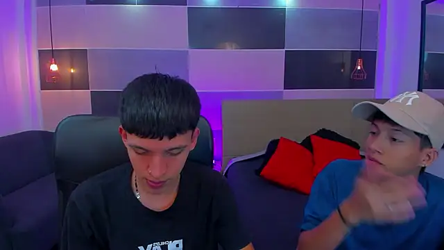 Snapshot of Juan_Nd_Steven chatting on January 30, 2025, 4:27 am Juan Nd Steven online show from January 30, 2025, 4:27 am