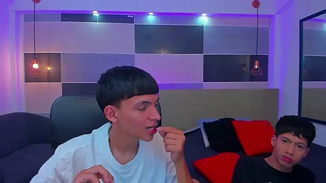 Snapshot of Juan_Nd_Steven chatting on January 31, 2025, 4:58 am Juan Nd Steven online show from January 31, 2025, 4:58 am