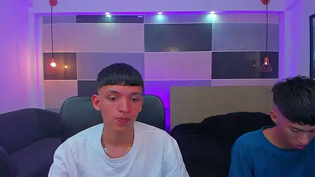 Snapshot of Juan_Nd_Steven chatting on February 4, 2025, 4:48 am Juan Nd Steven online show from February 4, 2025, 4:48 am