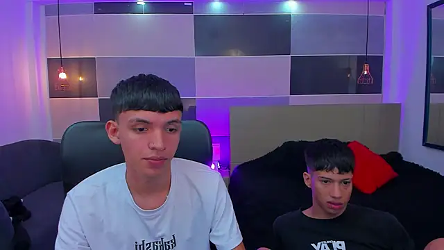 Snapshot of Juan_Nd_Steven chatting on February 11, 2025, 4:22 am Juan Nd Steven online show from February 11, 2025, 4:22 am