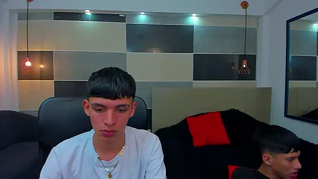 Snapshot of Juan_Nd_Steven chatting on February 18, 2025, 4:37 am Juan Nd Steven online show from February 18, 2025, 4:37 am