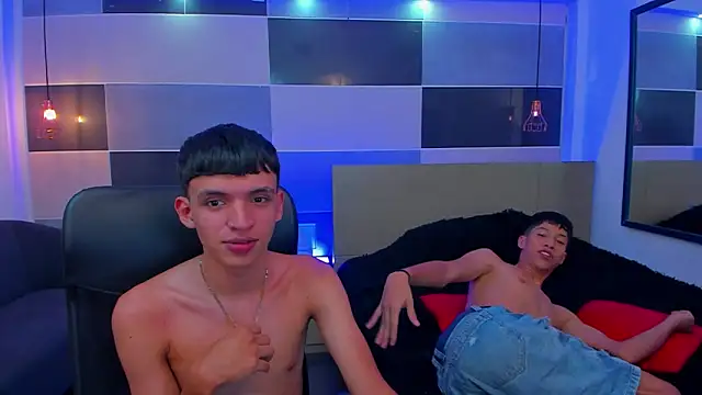 Snapshot of Juan_Nd_Steven chatting on February 18, 2025, 7:43 am Juan Nd Steven online show from February 18, 2025, 7:43 am