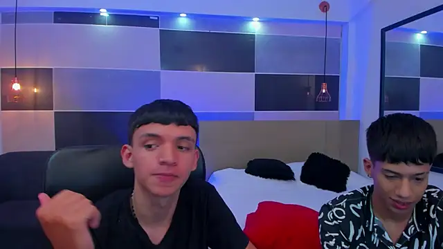 Snapshot of Juan_Nd_Steven chatting on February 20, 2025, 7:23 am Juan Nd Steven online show from February 20, 2025, 7:23 am