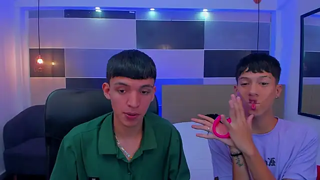 Snapshot of Juan_Nd_Steven chatting on February 22, 2025, 4:40 am Juan Nd Steven online show from February 22, 2025, 4:40 am