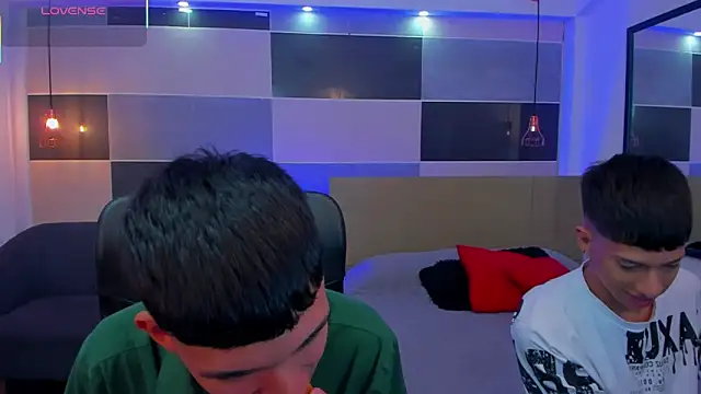 Snapshot of Juan_Nd_Steven chatting on February 27, 2025, 4:20 am Juan Nd Steven online show from February 27, 2025, 4:20 am