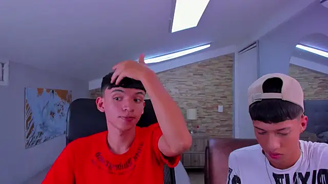 Snapshot of Juan_Nd_Steven chatting on March 5, 2025, 7:27 am Juan Nd Steven online show from March 5, 2025, 7:27 am