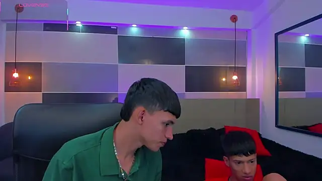 Snapshot of Juan_Nd_Steven chatting on March 15, 2025, 4:35 am Juan Nd Steven online show from March 15, 2025, 4:35 am