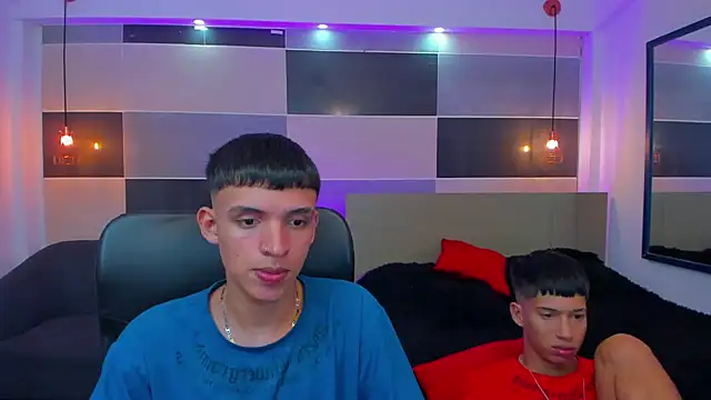 Snapshot of Juan_Nd_Steven chatting on March 22, 2025, 11:11 am Juan Nd Steven online show from March 22, 2025, 11:11 am