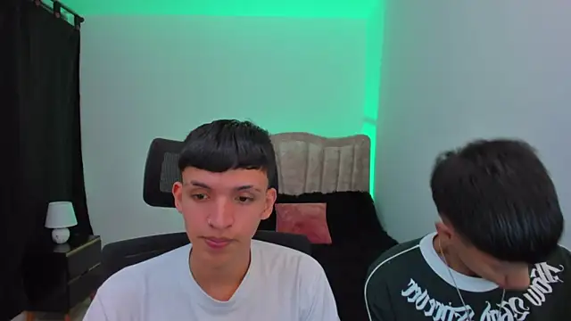 Snapshot of Juan_Nd_Steven chatting on September 11, 2025, 4:45 am Juan Nd Steven online show from September 11, 2025, 4:45 am