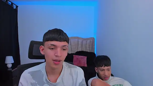 Snapshot of Juan_Nd_Steven chatting on September 23, 2025, 4:26 am Juan Nd Steven online show from September 23, 2025, 4:26 am