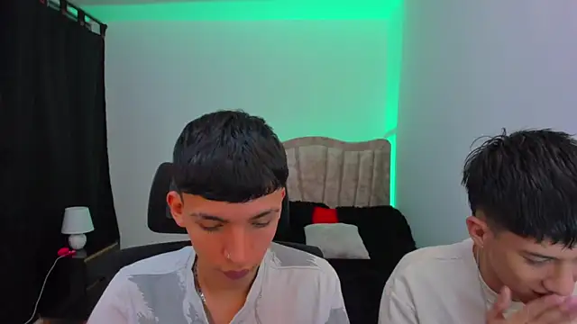 Snapshot of Juan_Nd_Steven chatting on September 27, 2025, 4:17 am Juan Nd Steven online show from September 27, 2025, 4:17 am