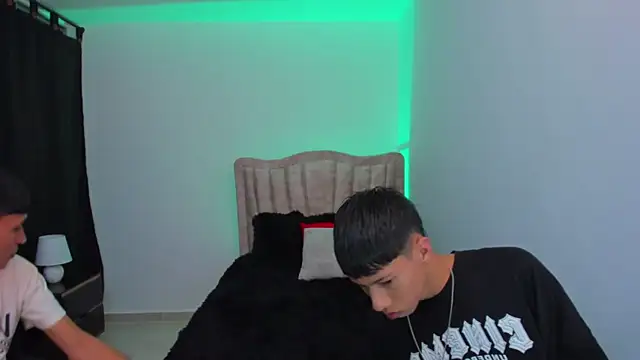 Snapshot of Juan_Nd_Steven chatting on September 30, 2025, 10:04 pm Juan Nd Steven online show from September 30, 2025, 10:04 pm