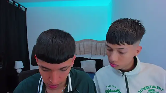 Snapshot of Juan_Nd_Steven chatting on October 4, 2025, 4:10 am Juan Nd Steven online show from October 4, 2025, 4:10 am