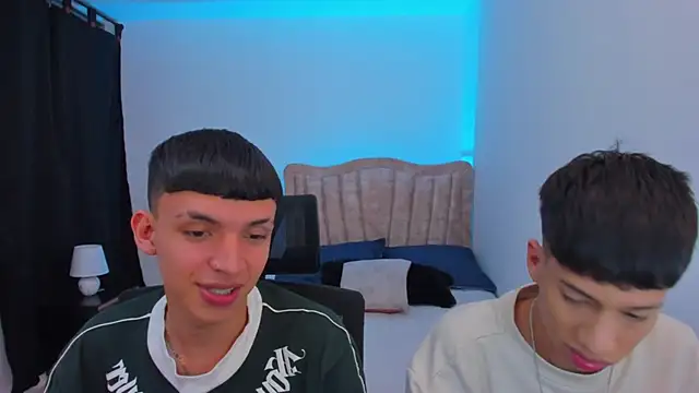 Snapshot of Juan_Nd_Steven chatting on October 9, 2025, 4:32 am Juan Nd Steven online show from October 9, 2025, 4:32 am