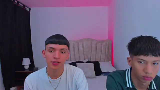 Snapshot of Juan_Nd_Steven chatting on October 11, 2025, 4:12 am Juan Nd Steven online show from October 11, 2025, 4:12 am