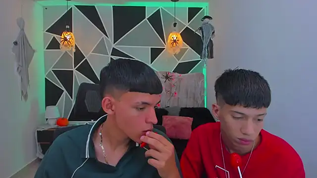 Snapshot of Juan_Nd_Steven chatting on October 23, 2025, 4:23 am Juan Nd Steven online show from October 23, 2025, 4:23 am