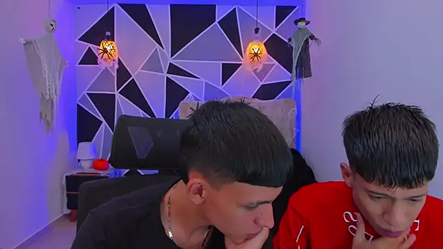 Snapshot of Juan_Nd_Steven chatting on October 28, 2025, 4:27 am Juan Nd Steven online show from October 28, 2025, 4:27 am