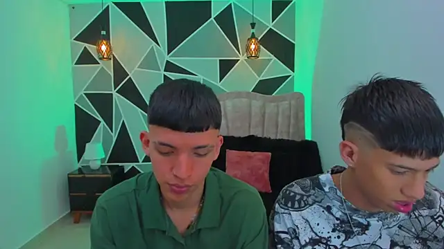 Snapshot of Juan_Nd_Steven chatting on November 14, 2025, 4:11 am Juan Nd Steven online show from November 14, 2025, 4:11 am