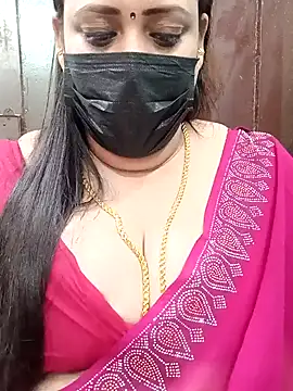 Snapshot of ashikaa_r chatting on December 18, 2024, 8:31 am ashikaa r online show from December 18, 2024, 8:31 am