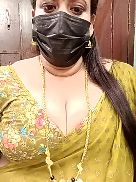 Snapshot of ashikaa_r chatting on March 4, 2025, 5:03 pm ashikaa r online show from March 4, 2025, 5:03 pm