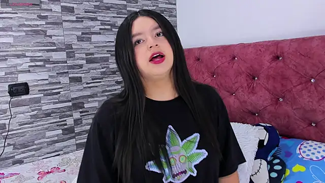 skyhotgirll online show from February 11, 2025, 6:11 pm