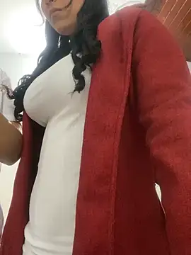 Snapshot of luisa16xxx chatting on December 25, 2024, 1:31 am luisa16xxx online show from December 25, 2024, 1:31 am