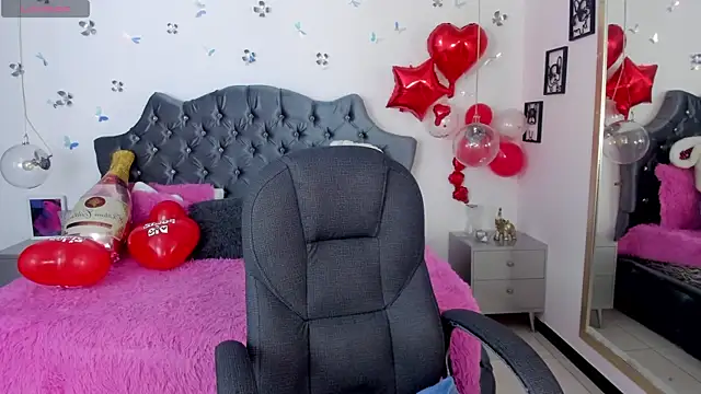  Antonnela  online show from February 18, 2025, 1:22 pm