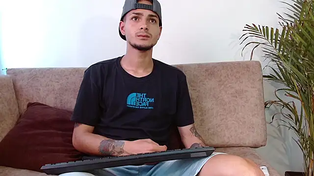 Jeffstyle18 online show from October 22, 2025, 7:46 pm